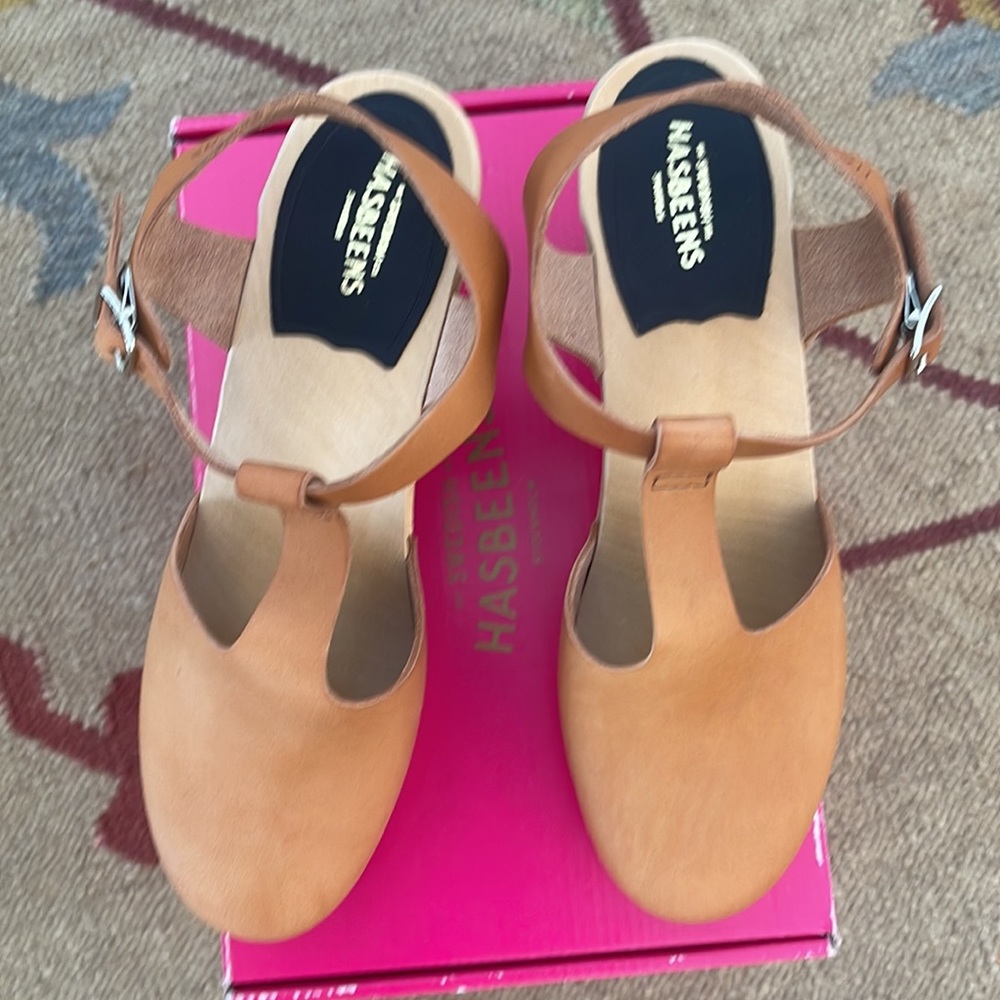 Swedish Hasbeens T-strap hand crafted clogs. New in box! - Picture 3 of 3